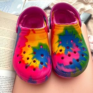 CROCS SUPER CUTE MUST HAVE